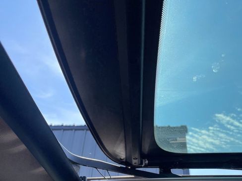 Used 2017 MINI Cooper 4-Door Hardtop FWD image 3