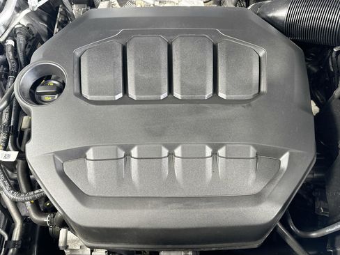 Used 2025 Volkswagen Atlas Cross Sport SE image 28