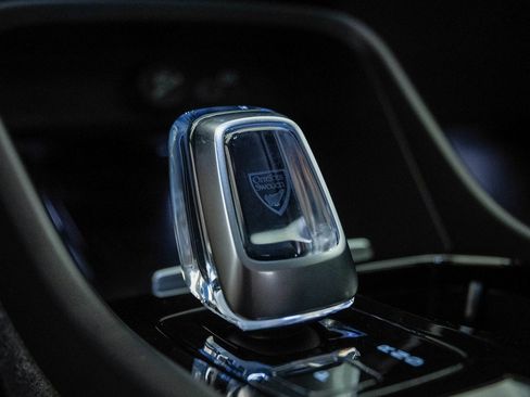 Used 2025 Volvo XC40 B5 Plus w/ Climate Package image 27