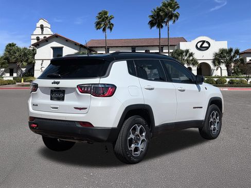 Used 2022 Jeep Compass Trailhawk AWD/4WD image 2