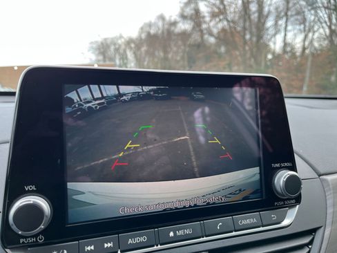 Used 2025 Nissan Altima 2.5 SV image 17