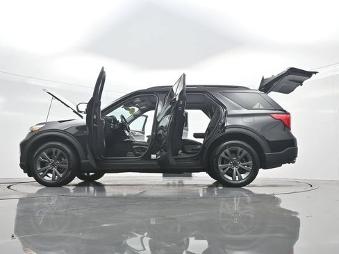 Certified 2023 Ford Explorer XLT w/ Equipment Group 202A AWD/4WD image 46