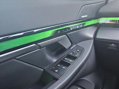 Certified 2025 BMW i5 eDrive40i w/ Premium Package image 24