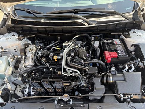 Used 2025 Nissan Altima 2.5 SV FWD image 31