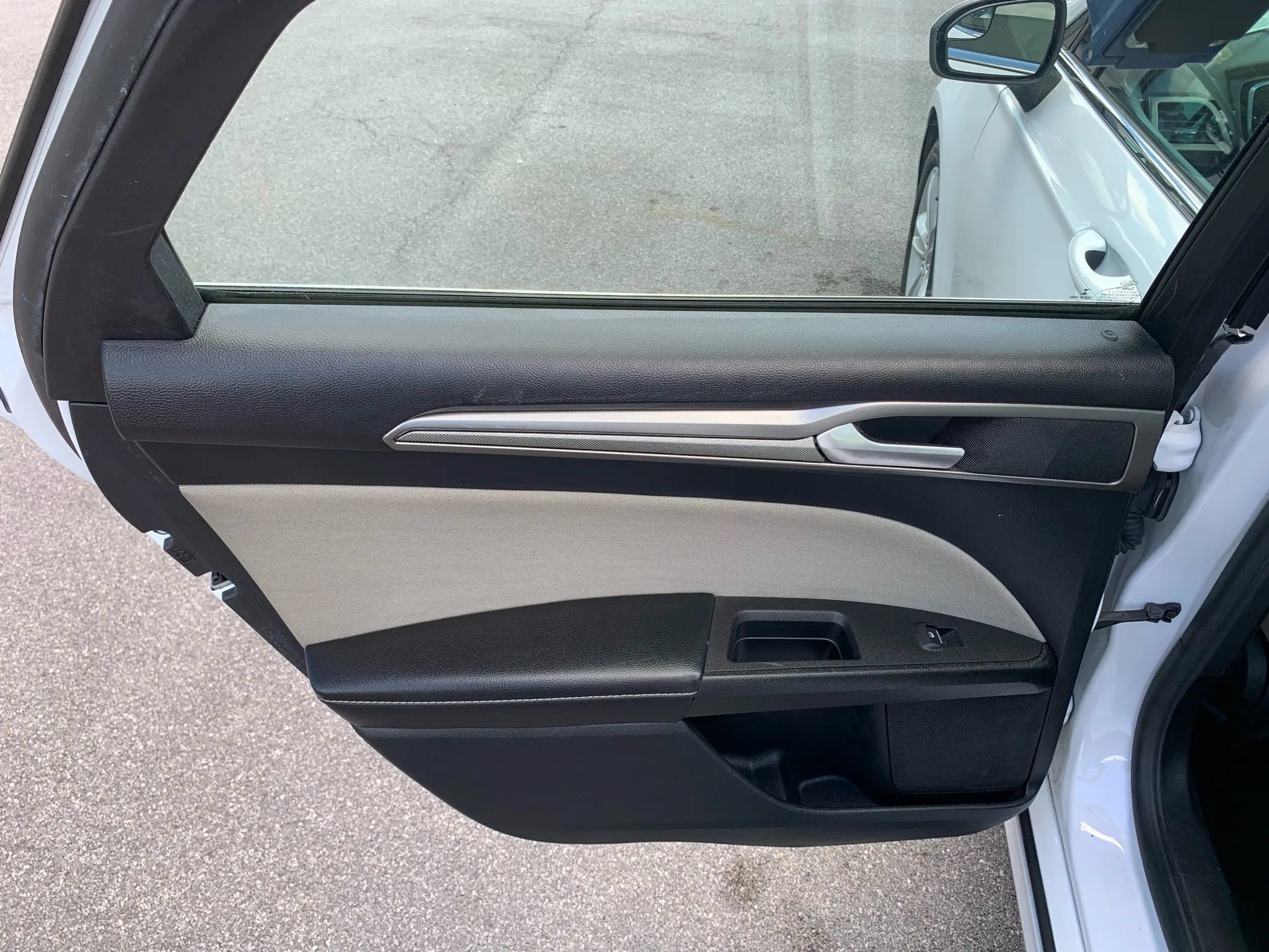 Used 2018 Ford Fusion S FWD image 23