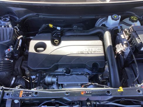 Used 2021 GMC Terrain SLE w/ Driver Convenience Package image 33