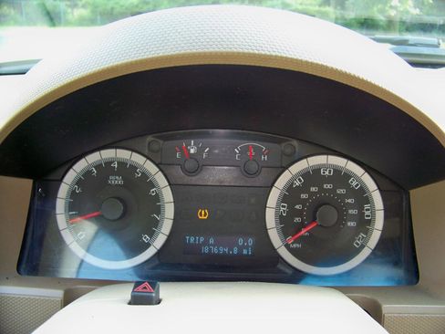 Used 2009 Ford Escape Limited image 27