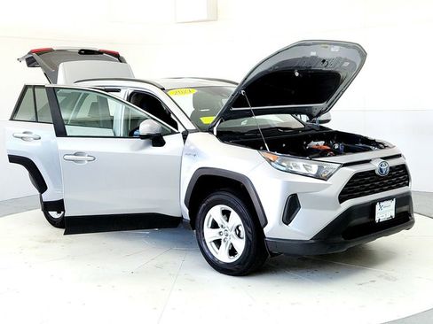 Used 2021 Toyota RAV4 LE w/ Carpet Mat Package (TMS) AWD/4WD image 12