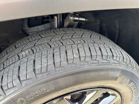 Used 2022 Jeep Grand Cherokee L Limited w/ Trailer Tow Group (B) image 27