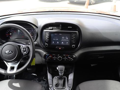 Used 2020 Kia Soul LX FWD image 32
