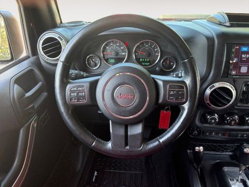 Used 2015 Jeep Wrangler Unlimited Sahara w/ Mopar Chrome Edition Group AWD/4WD image 12