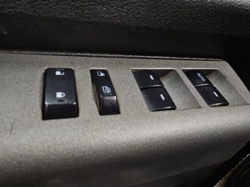 Used 2011 Ford F250 Lariat w/ Lariat Interior Pkg image 13