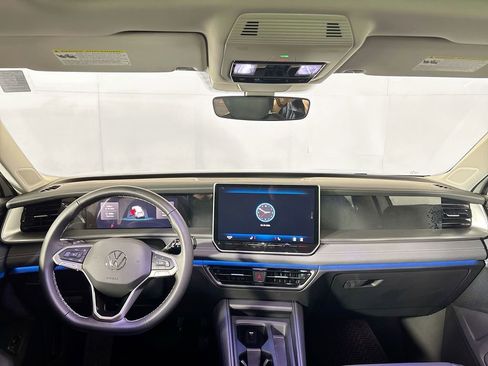 New 2026 Volkswagen Tiguan SE image 12