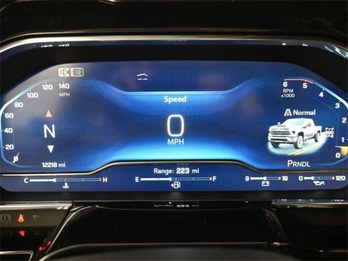 Used 2025 Chevrolet Silverado 2500 LTZ w/ LTZ Convenience Package image 30