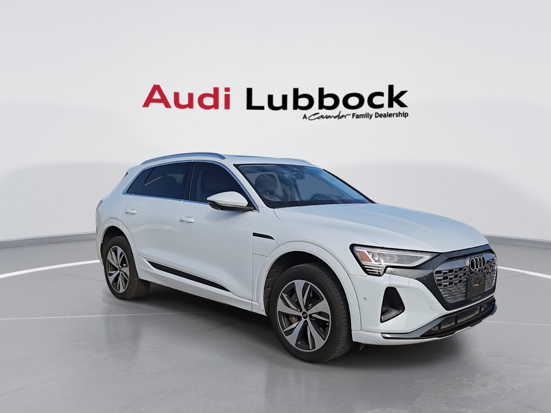 Used 2024 Audi Q8 e-tron Premium Plus AWD/4WD image 2