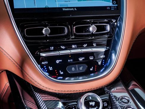 Used 2023 Aston Martin DBX 707 image 28