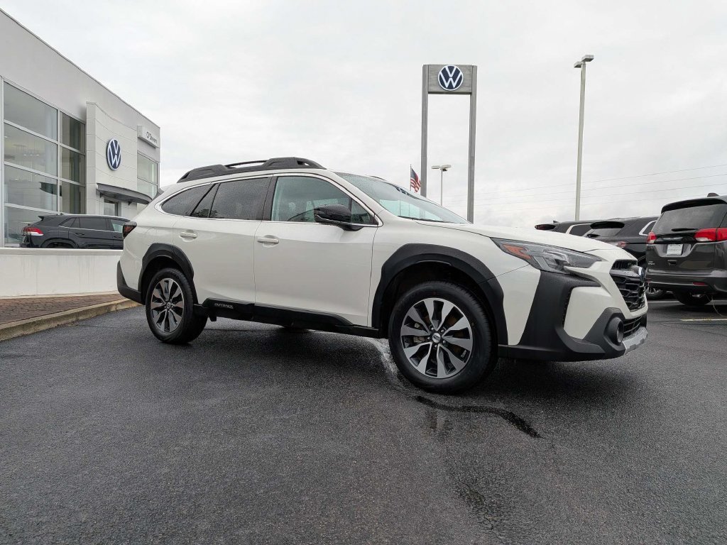 Used 2022 Subaru Ascent Limited w/ Technology Package AWD/4WD image 3
