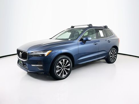 Used 2023 Volvo XC60 B5 Core w/ Climate Package FWD image 3