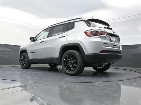 New 2026 Jeep Compass Latitude image 21