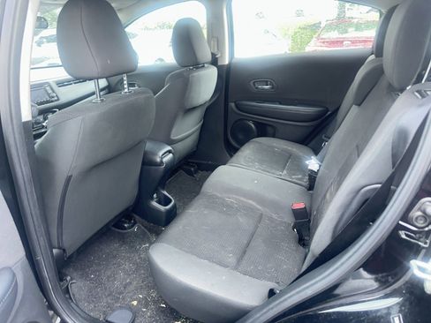 Used 2019 Honda HR-V LX image 6