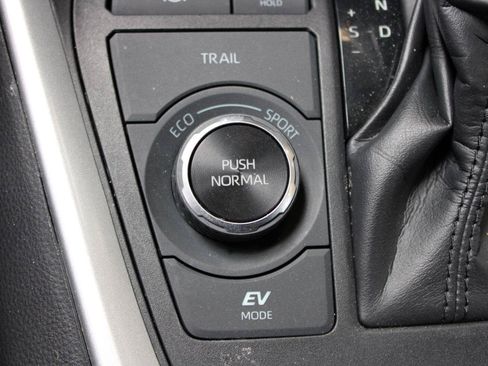Used 2024 Toyota RAV4 XLE w/ Convenience Package AWD/4WD image 26
