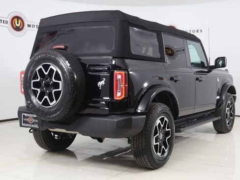 Used 2023 Ford Bronco Outer Banks image 3