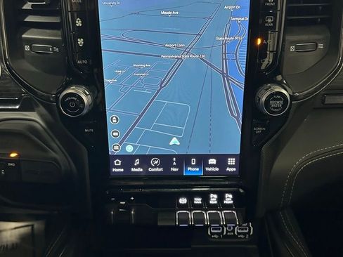 Used 2024 RAM 2500 Limited image 29