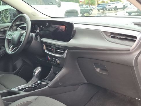 Used 2024 Buick Encore GX Preferred FWD image 23
