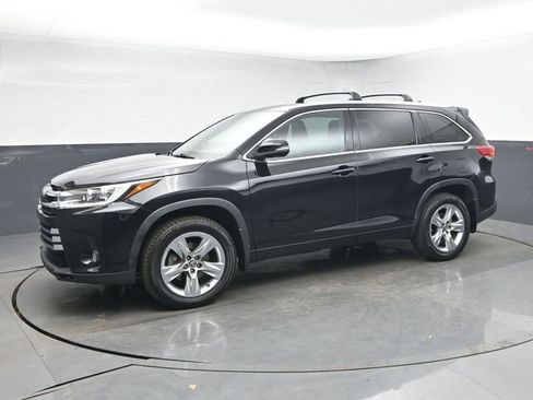 Used 2017 Toyota Highlander Limited image 4