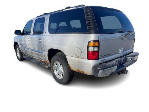 Used 2006 GMC Yukon XL SLT w/ SLT Preferred Equipment Group image 3