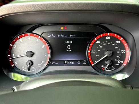 Used 2025 Nissan Frontier PRO-4X AWD/4WD image 11