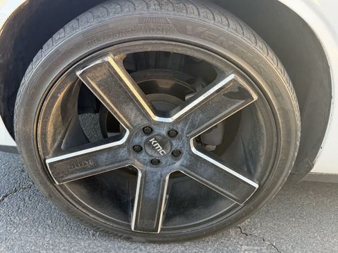 Used 2016 Dodge Challenger SXT RWD image 6