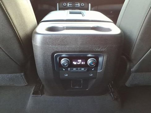 Used 2021 Chevrolet Tahoe LT w/ LT Signature Package image 16