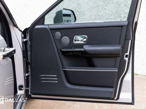 Used 2023 Rolls-Royce Phantom Sedan w/ The Phantom Package image 49