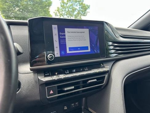 Used 2025 Toyota Camry SE FWD image 21