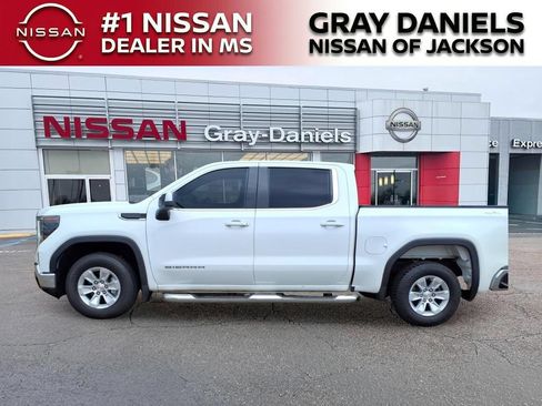 Used 2022 GMC Sierra 1500 SLE AWD/4WD image 6