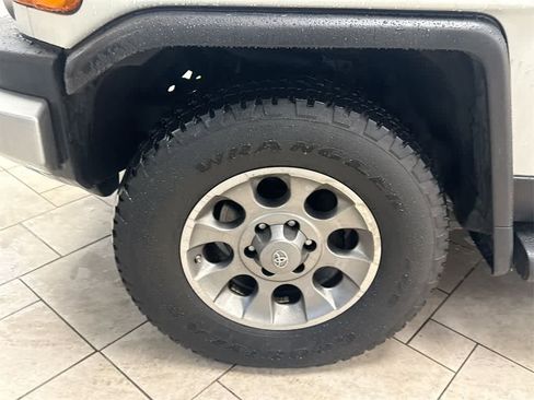 Used 2013 Toyota FJ Cruiser 4WD w/ Upgrade Pkg image 13