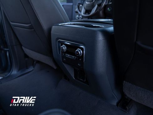 Used 2021 GMC Yukon XL Denali w/ Denali Premium Package image 26