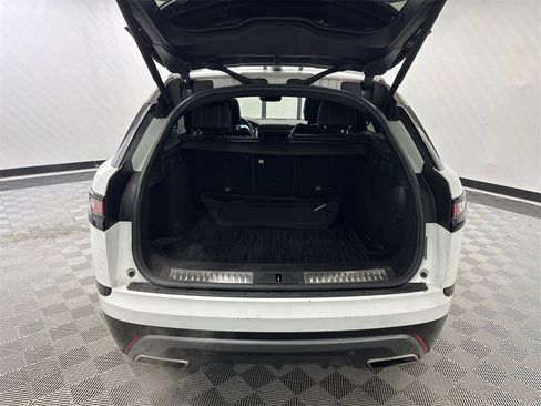 Used 2018 Land Rover Range Rover Velar R-Dynamic SE image 20