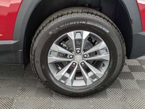 New 2026 Chevrolet Equinox LT w/ Convenience Package II AWD/4WD image 13