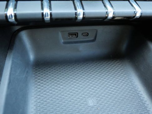 Used 2025 GMC Terrain Elevation image 28