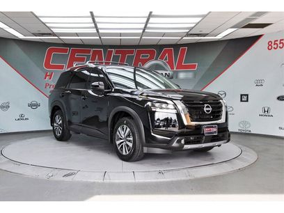 New 2025 Nissan Pathfinder SL