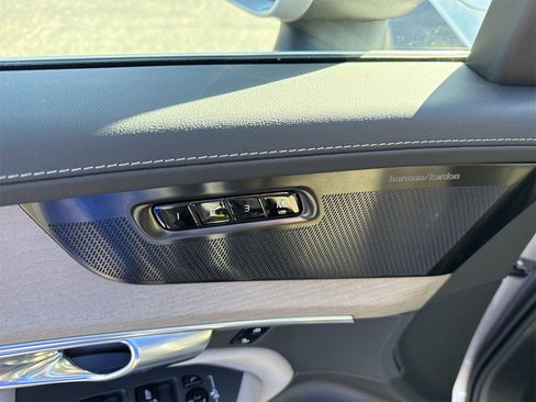 New 2026 Volvo XC90 B6 Plus w/ Protection Package Premier image 12