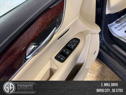 Used 2019 Cadillac XT5 Premium Luxury AWD/4WD image 12