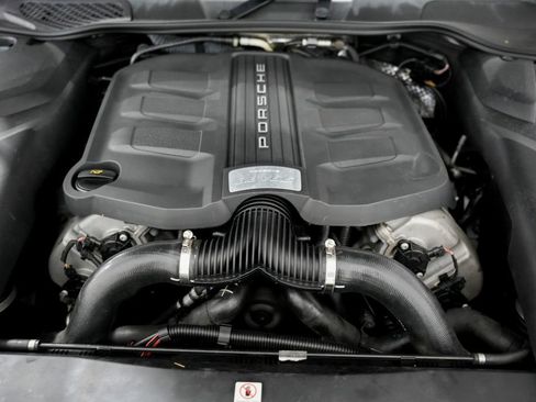Used 2015 Porsche Cayenne S image 47