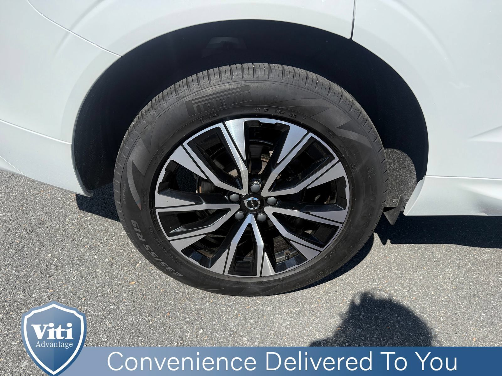 Used 2024 Volvo XC60 B5 Core w/ Protection Package Premier AWD/4WD image 14
