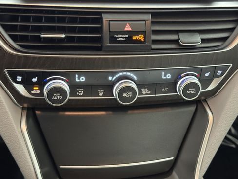 Used 2020 Honda Accord Touring image 21