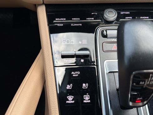 Certified 2023 Porsche Cayenne Platinum Edition AWD/4WD image 18