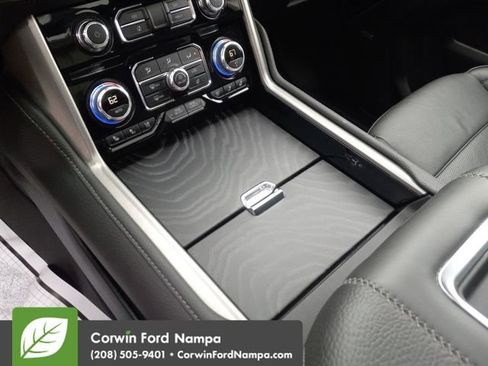 Used 2024 GMC Yukon Denali image 17