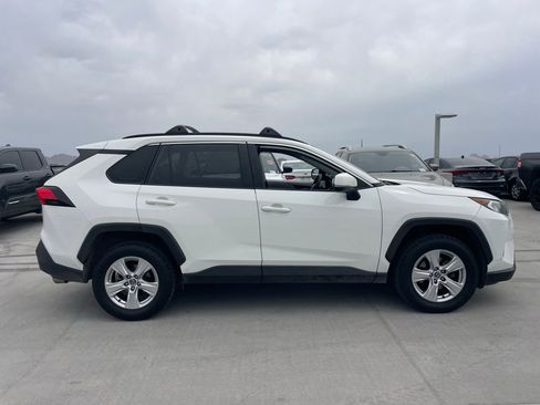 Used 2019 Toyota RAV4 XLE w/ Carpet Mat Package image 2